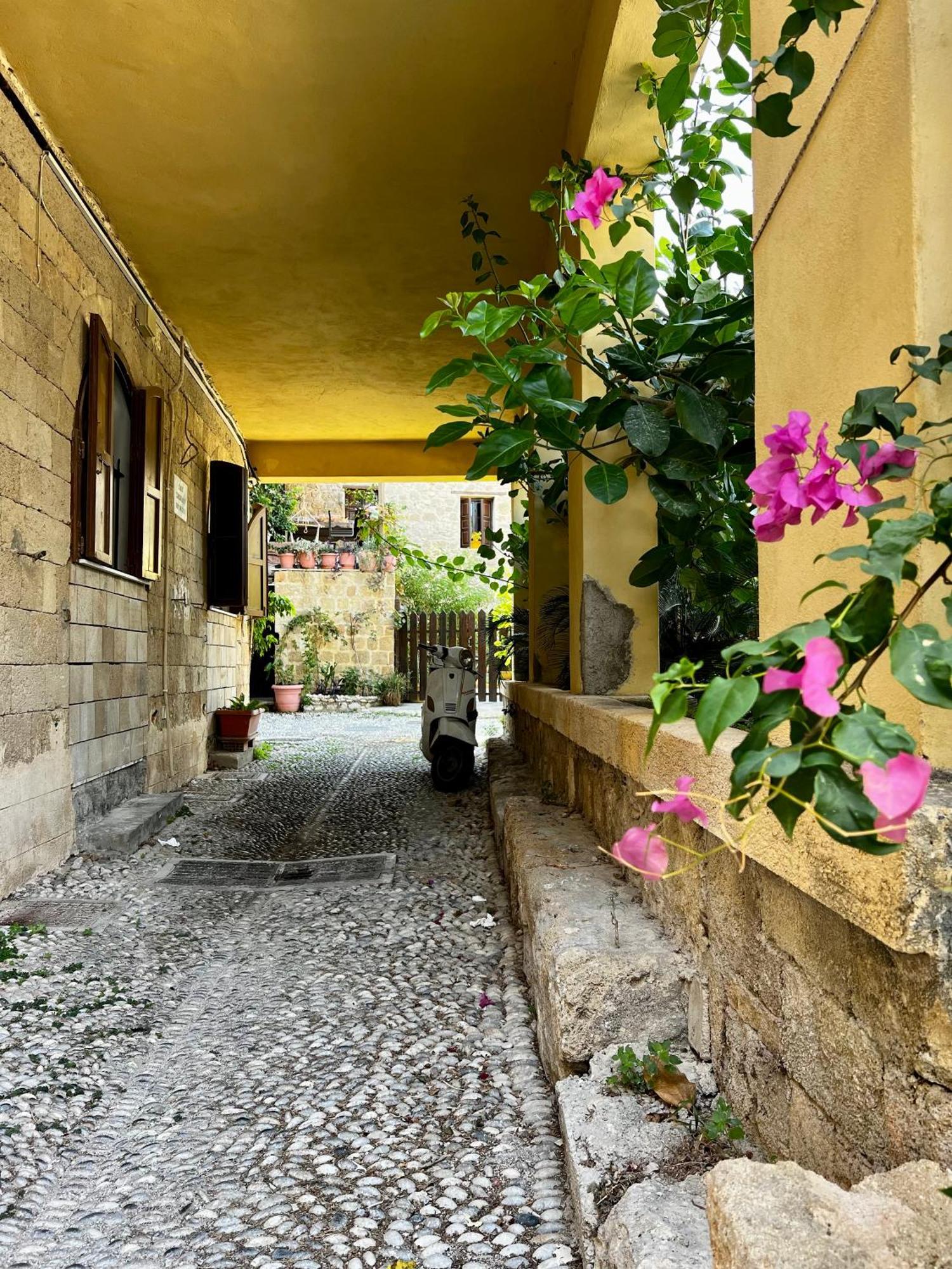 The Knight And The Pomegranate - Luxury Medieval Villa Rhodes City Exterior foto